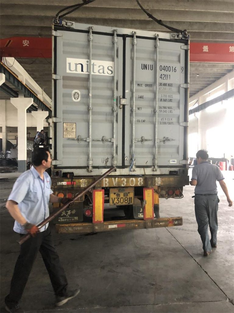 Open-top container loading of large pneumatic fenders