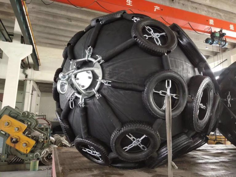Pneumatic rubber fenders for COSCO shipyard delivery