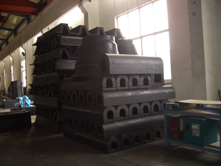 D500 × 500 × 1500 mm D rubber fender for Singapore client
