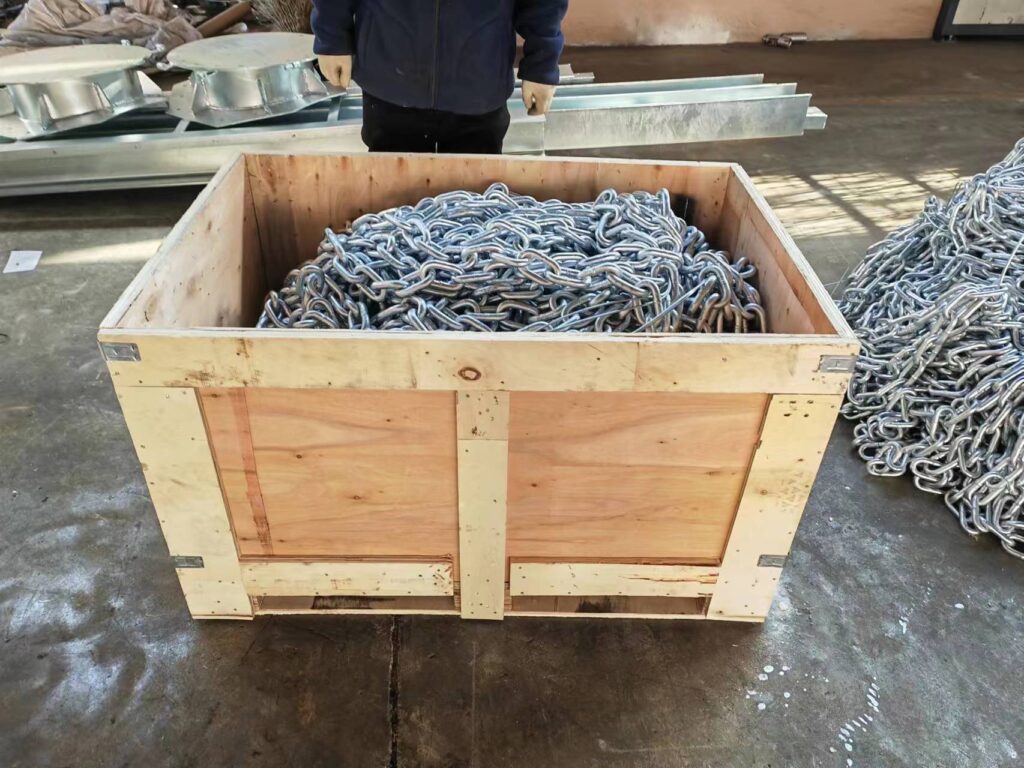Hot-dip galvanized anchor chains packed for shipment