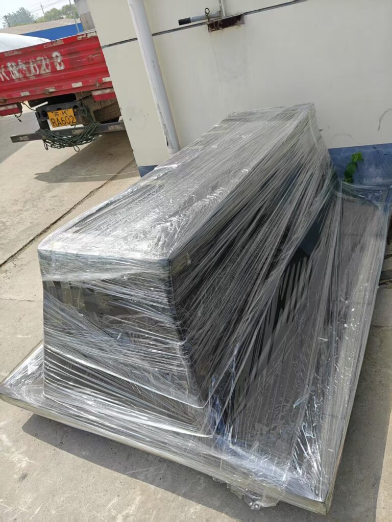 Arch rubber fender and bollard packed for LCL shipment