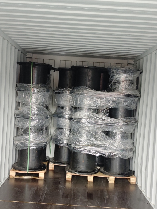 Marine rubber fenders loaded in 20GP container