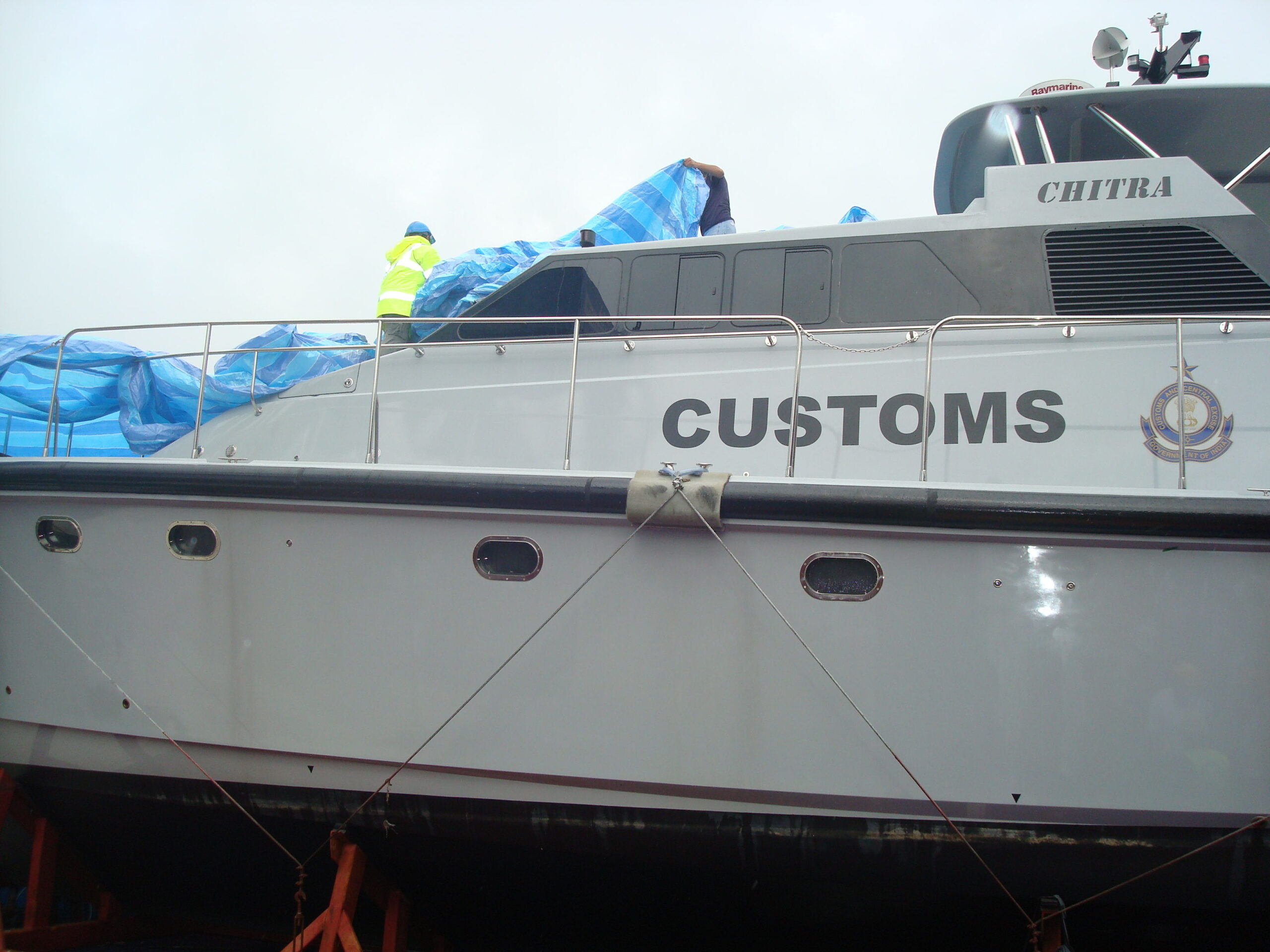 EVA side fender installed on customs vessel for lightweight marine protection