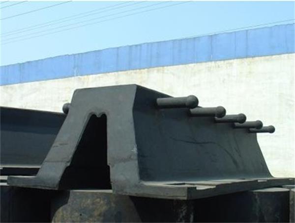 ladder rubber fender with integrated steel rungs for dock and quay wall protection