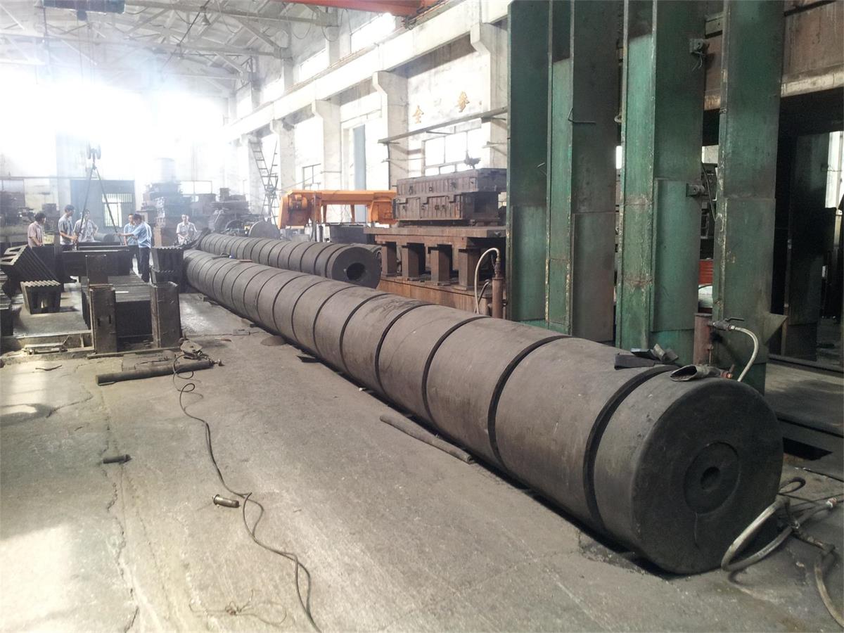 Large cylindrical rubber fender production for tugboat and marine protection applications