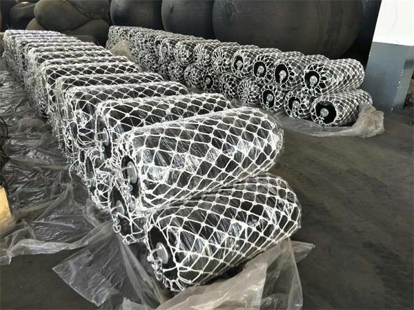 Rope net foam filled fenders in factory for boat and marine protection