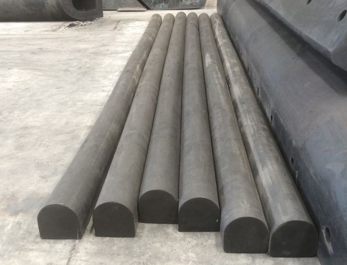 Solid D rubber fender profile without inner hole for compact marine protection applications