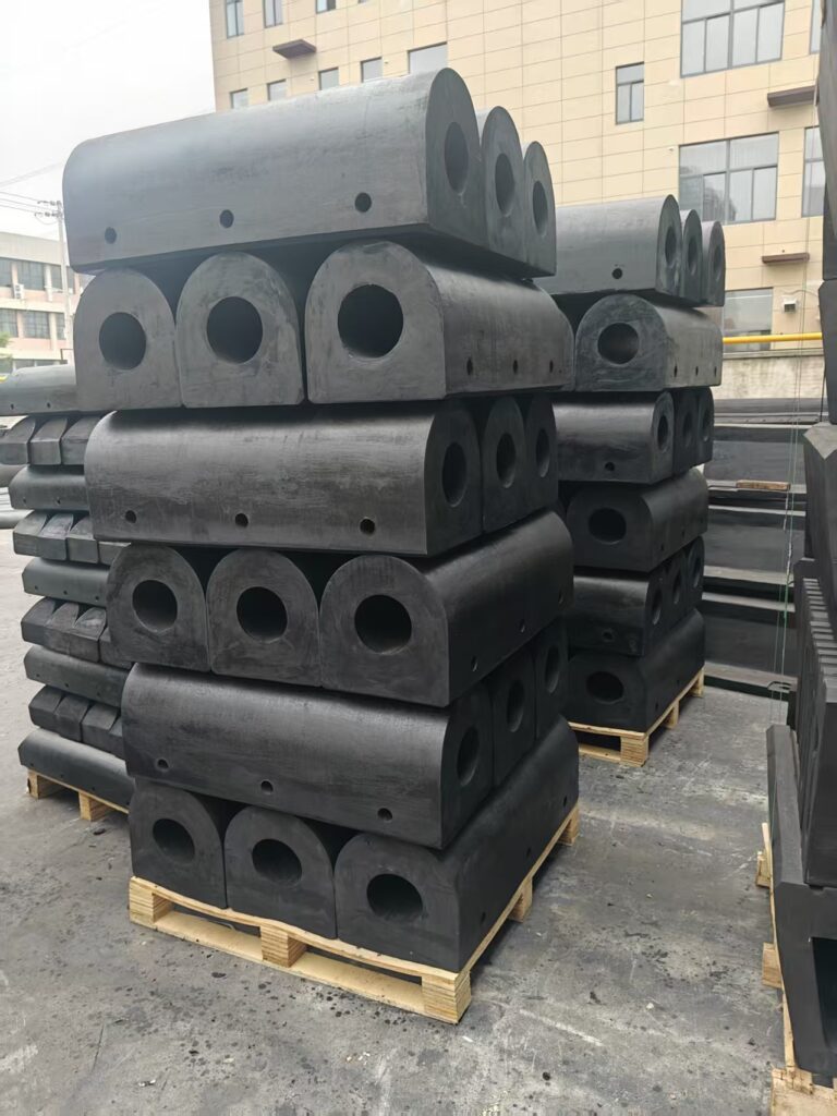 Custom rubber D fenders for tugboat side and edge protection