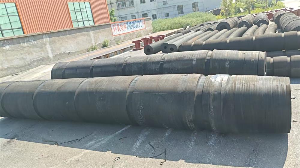 Cylindrical rubber fenders for tugboat protection system