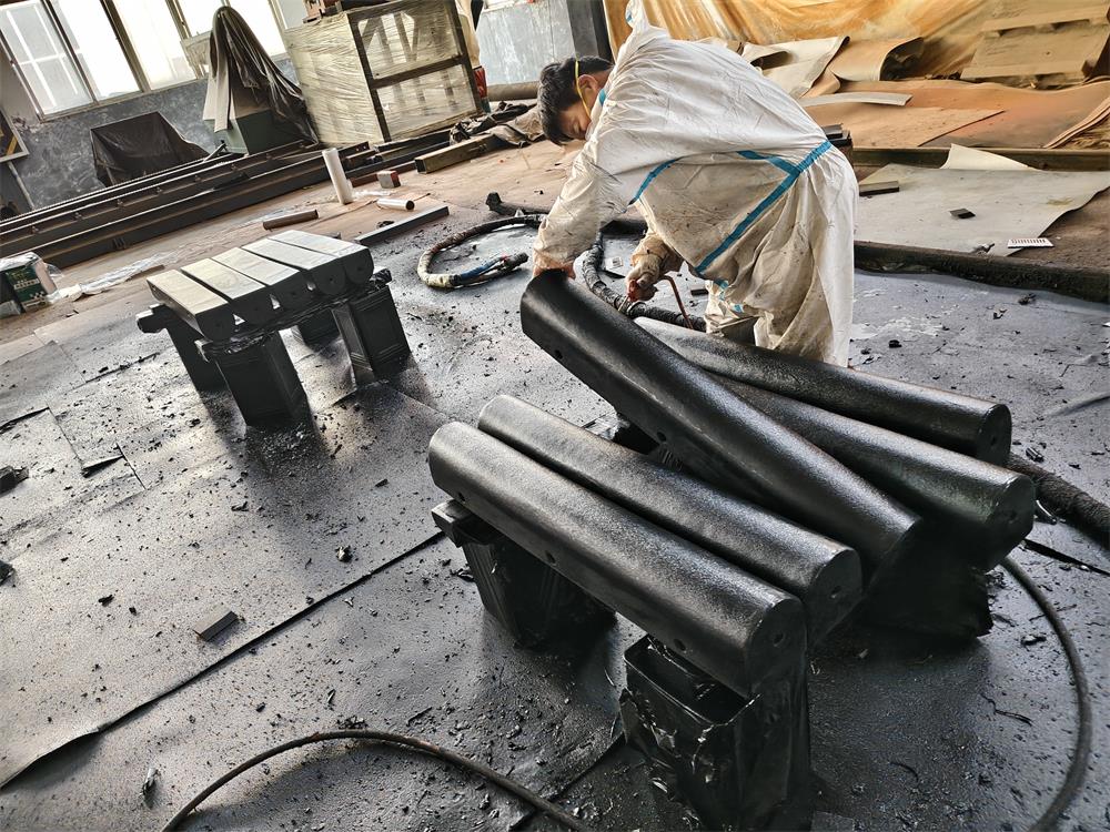 SPUA spraying on D150 EVA foam D fenders