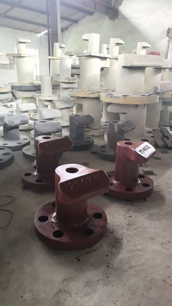 250 kN mooring bollards coated with red primer in the workshop